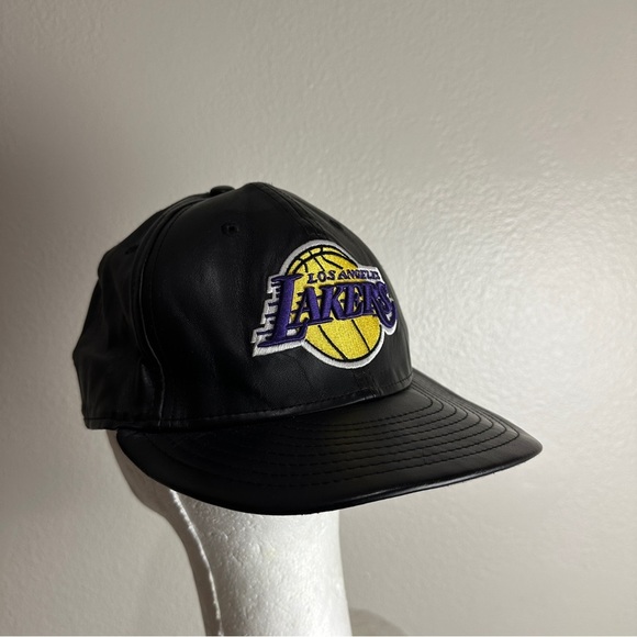 Los Angeles Lakers Leather New Era Size 7 1/2 Rare - Picture 1 of 8